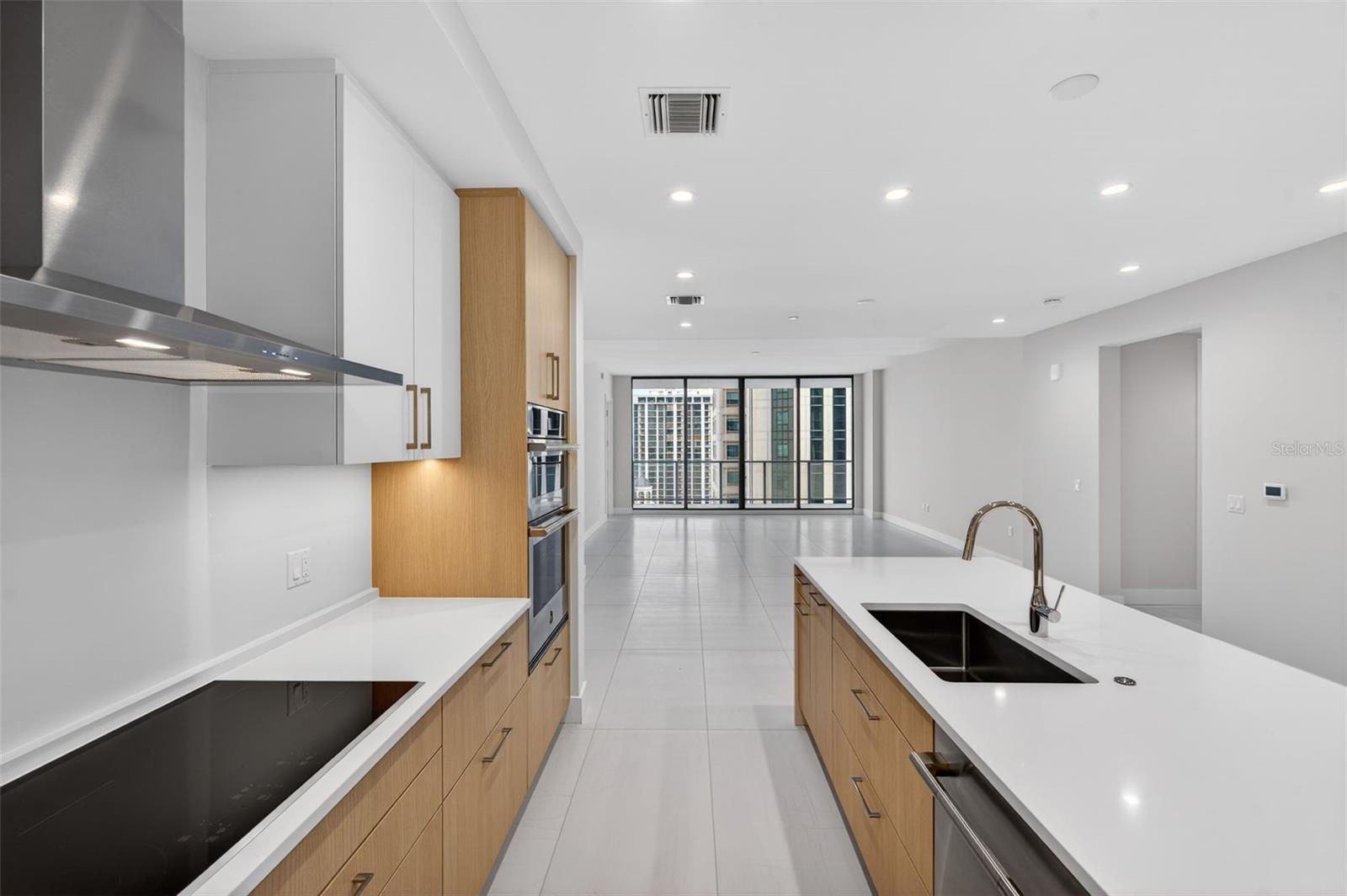 ART HOUSE - Residential Lease