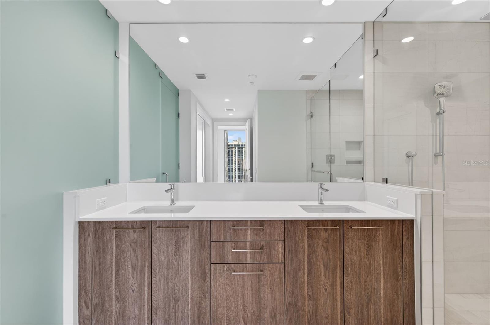 ART HOUSE - Residential Lease