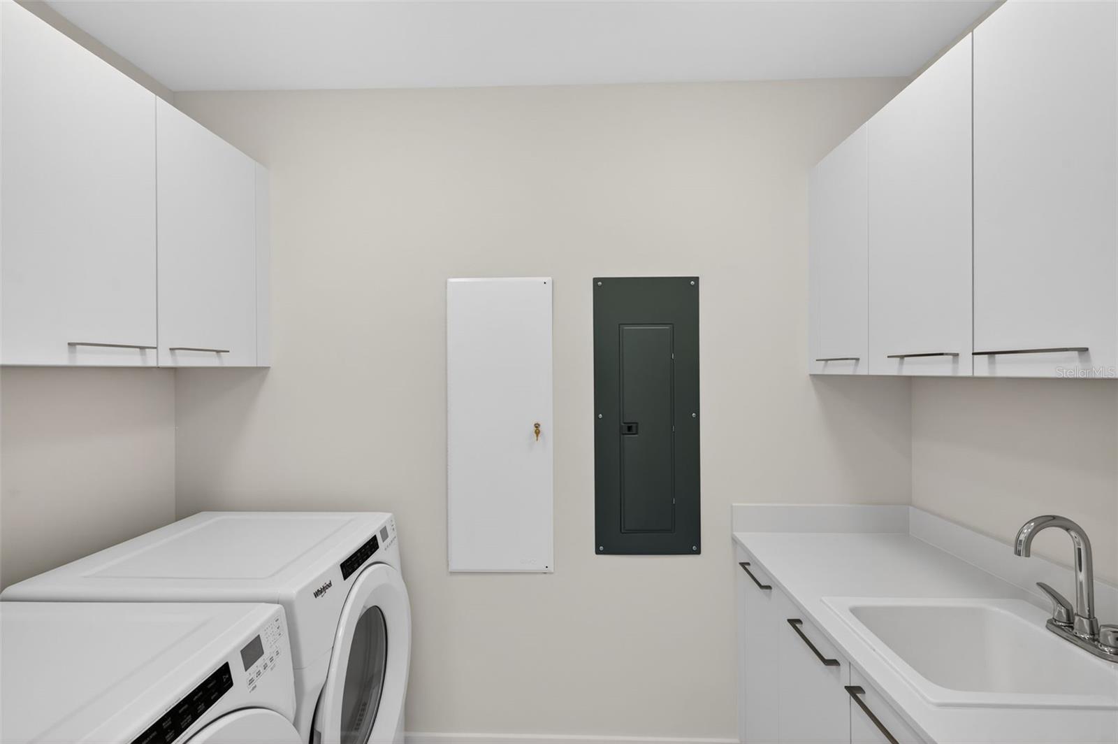 ART HOUSE - Residential Lease