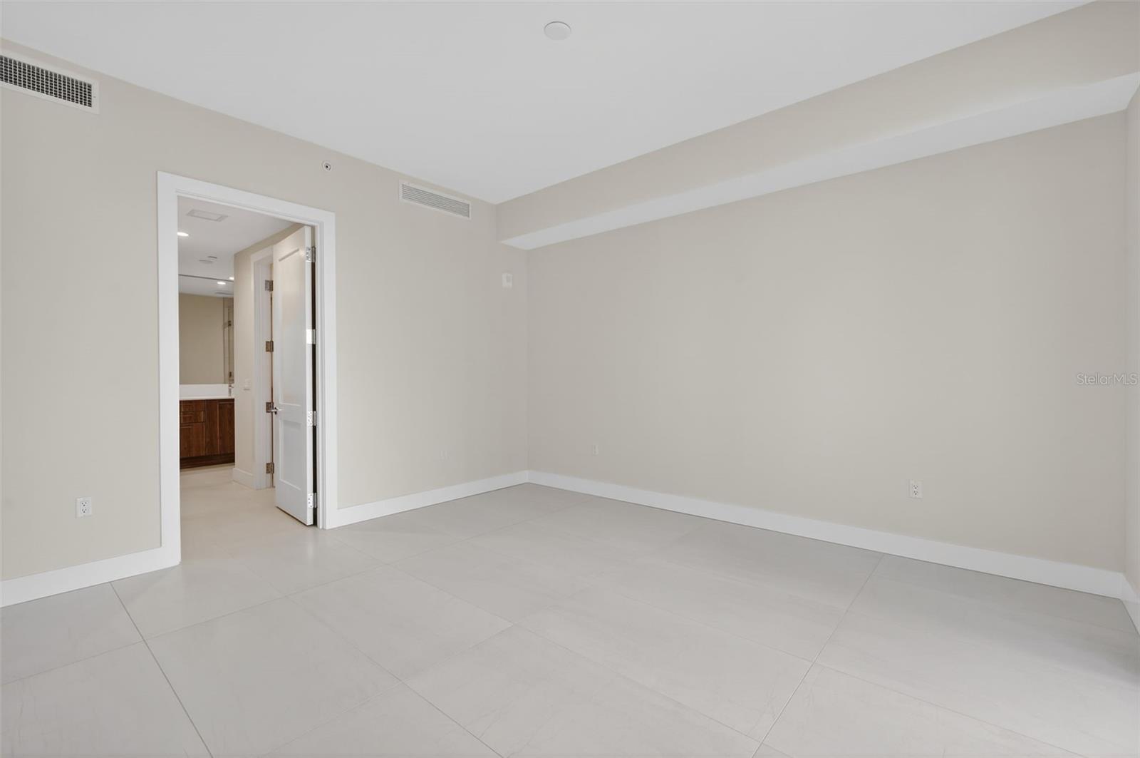 ART HOUSE - Residential Lease