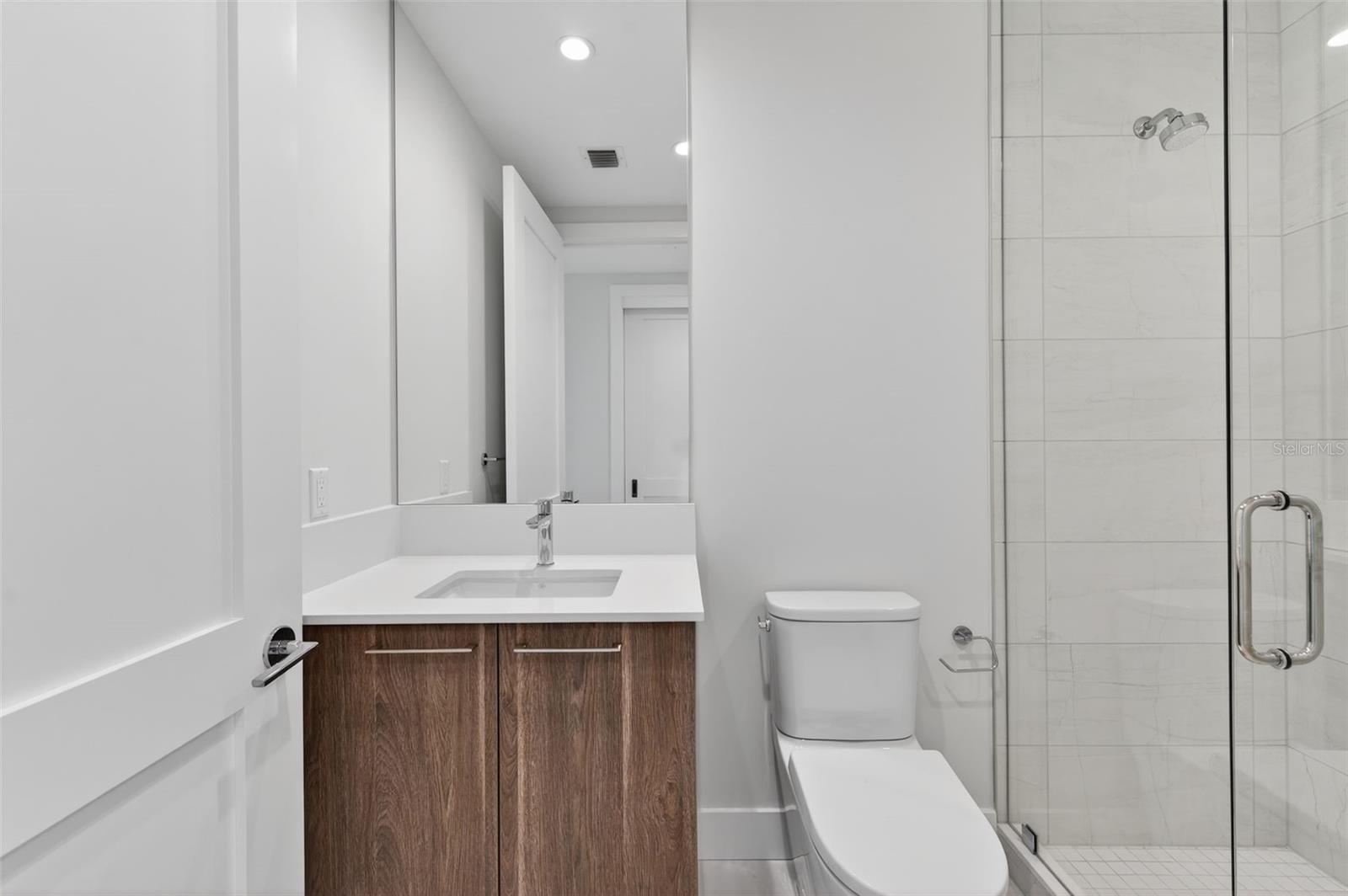 ART HOUSE - Residential Lease