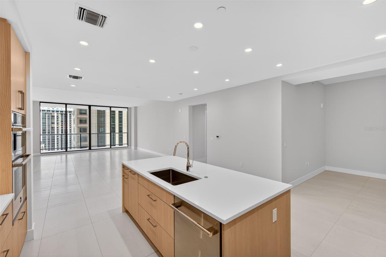 ART HOUSE - Residential Lease