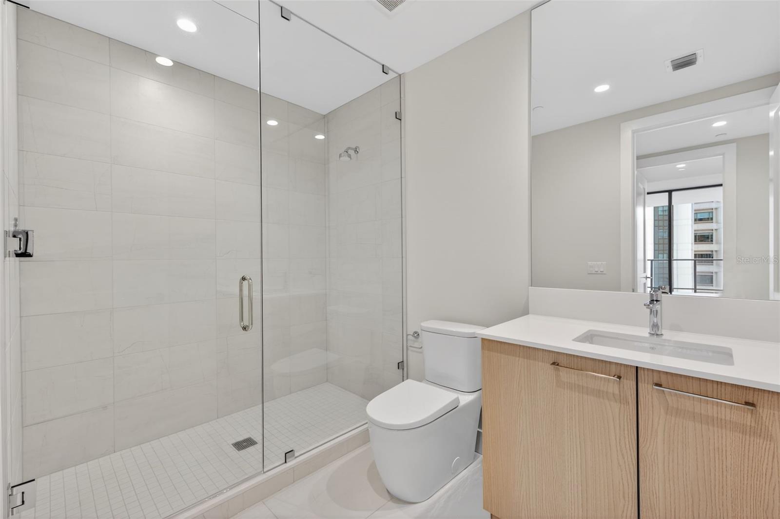 ART HOUSE - Residential Lease