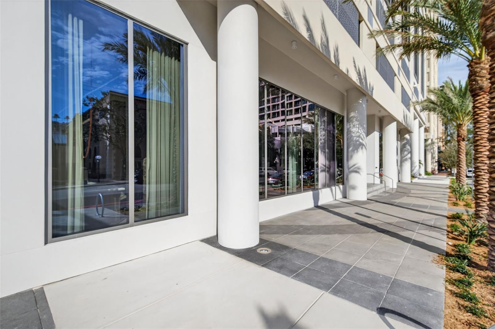 ART HOUSE - Residential Lease