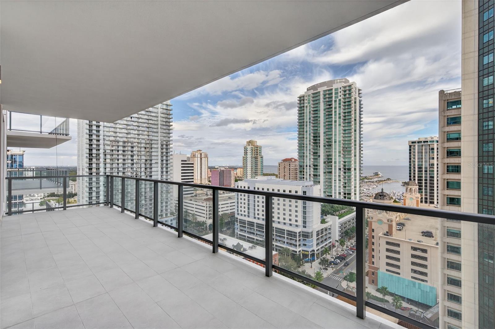 ART HOUSE - Residential Lease