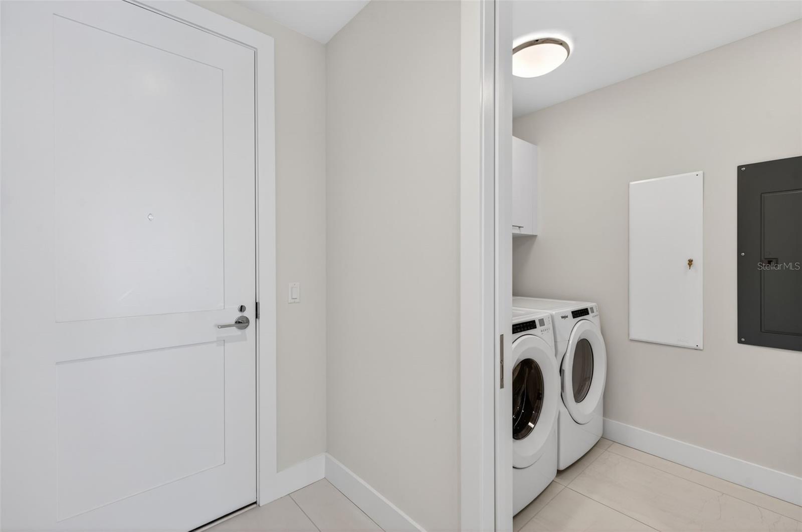 ART HOUSE - Residential Lease