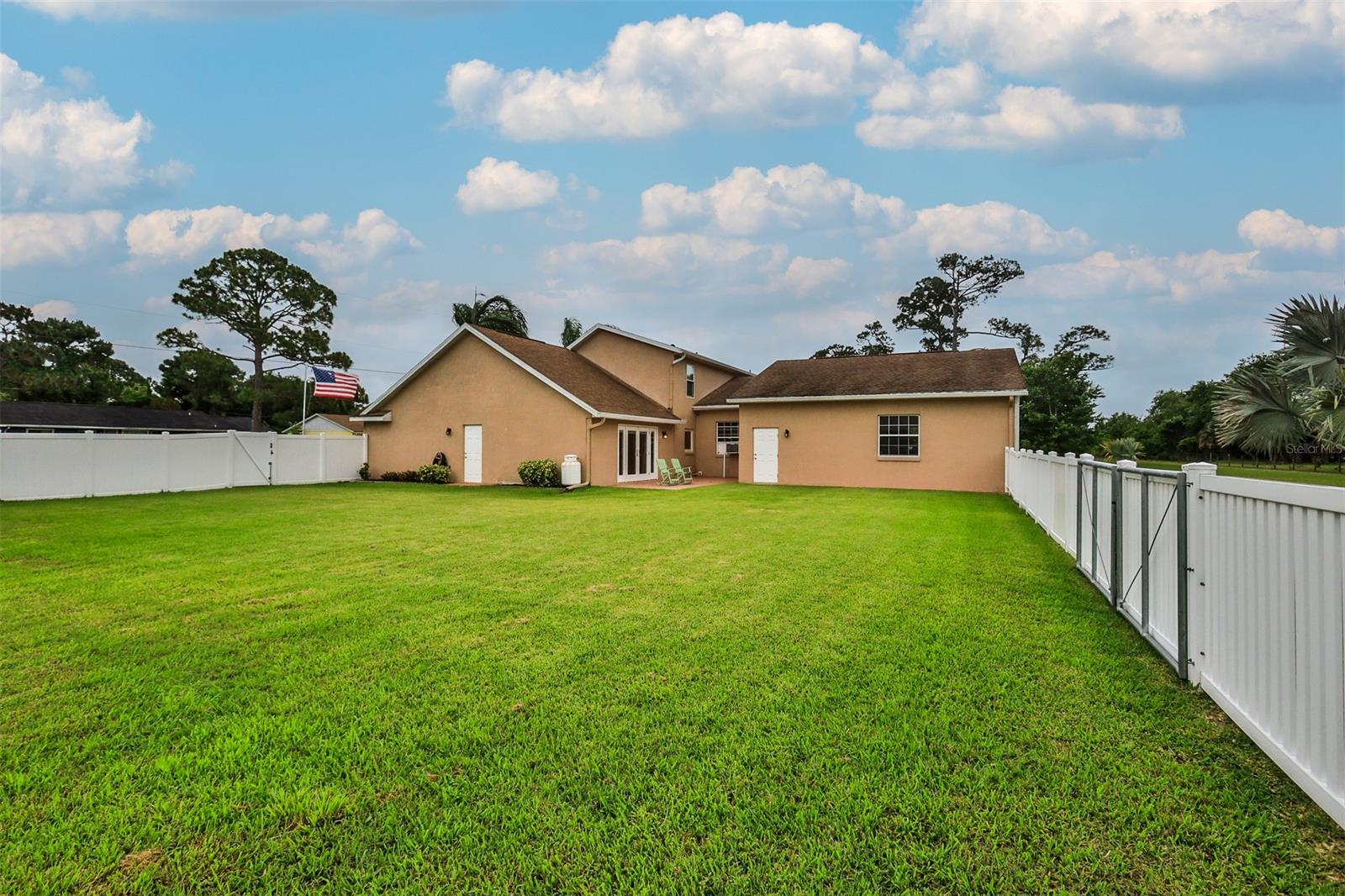 Florida Shores 01 - Residential