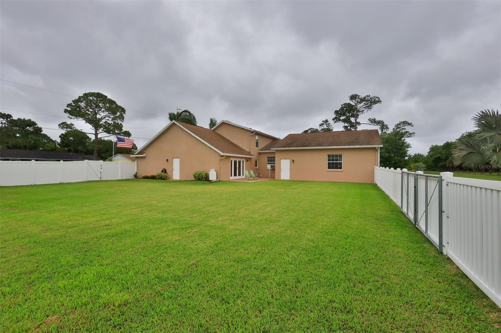 Florida Shores 01 - Residential