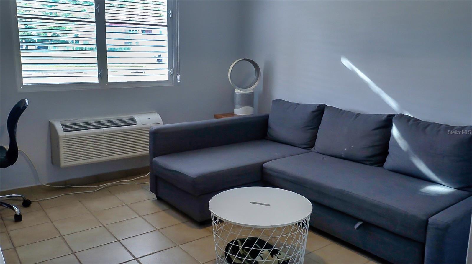 HARBOUR LAKES - Residential Lease