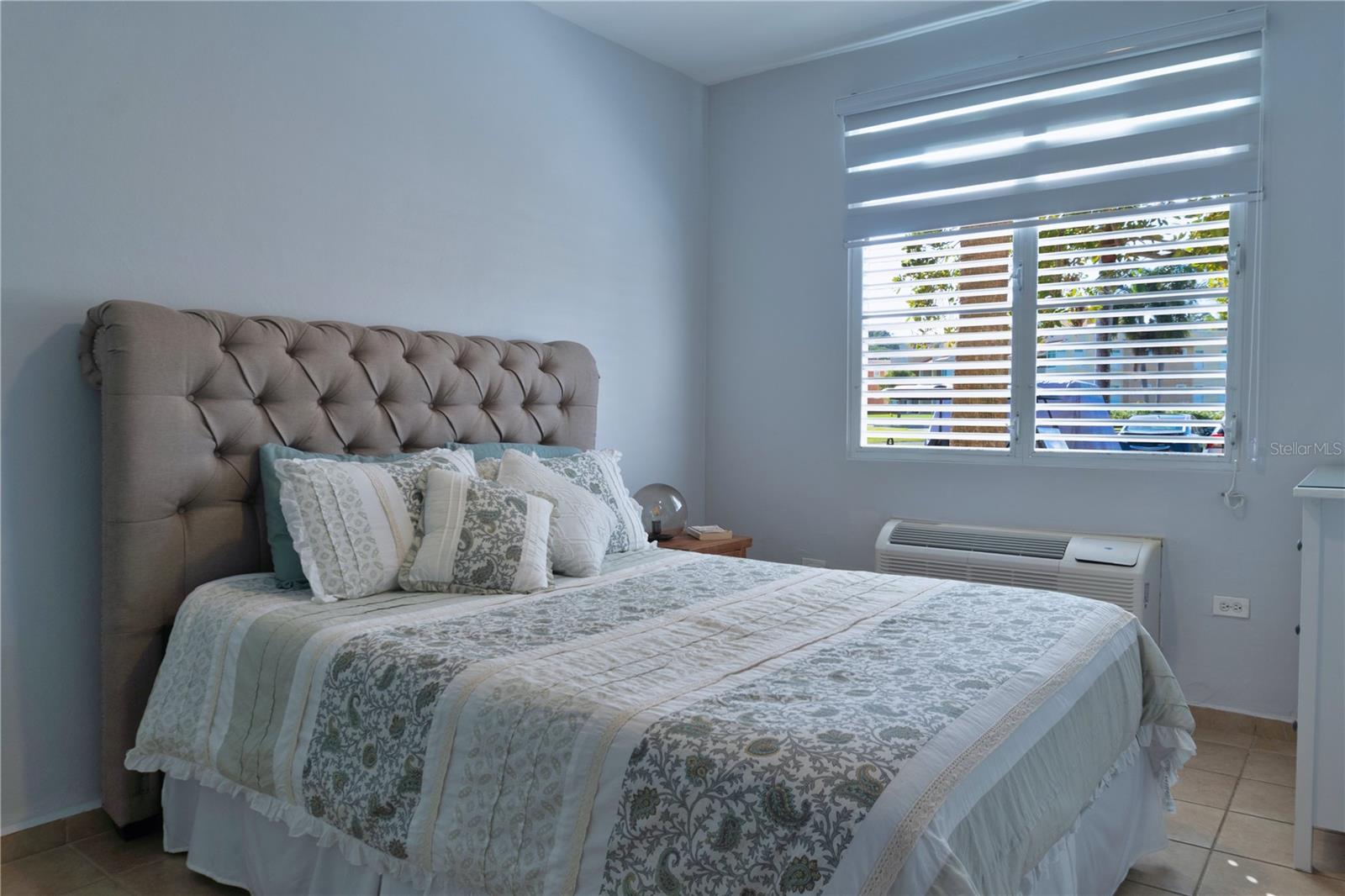 HARBOUR LAKES - Residential Lease