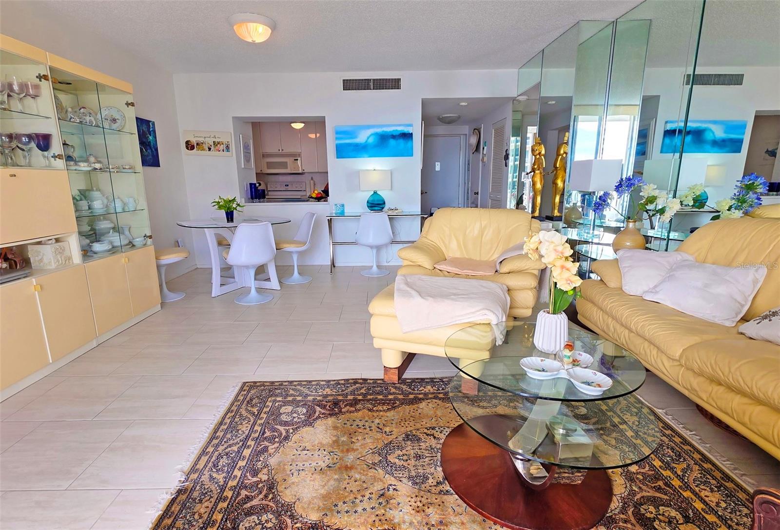 LIDO BEACH CLUB - Residential