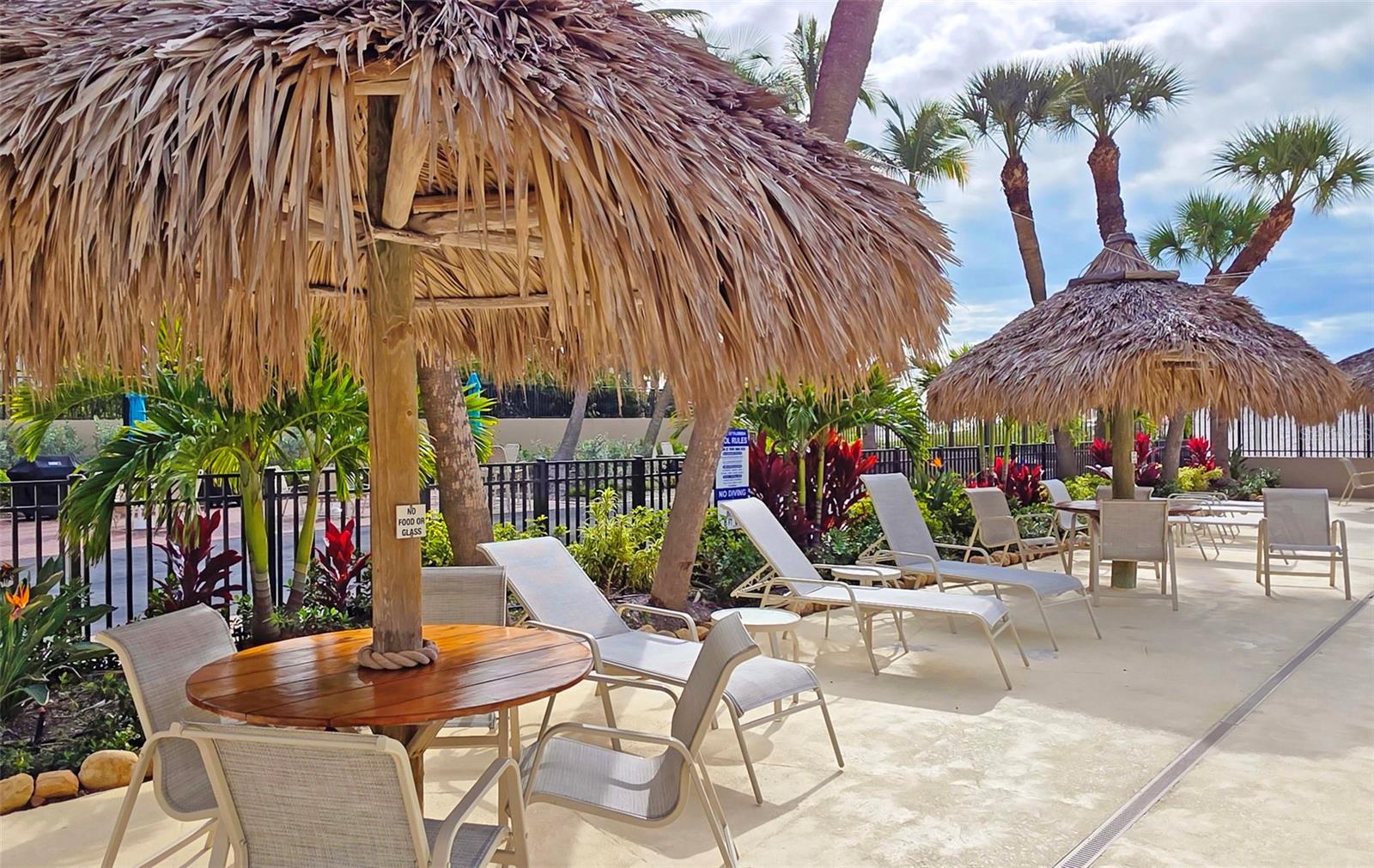 LIDO BEACH CLUB - Residential