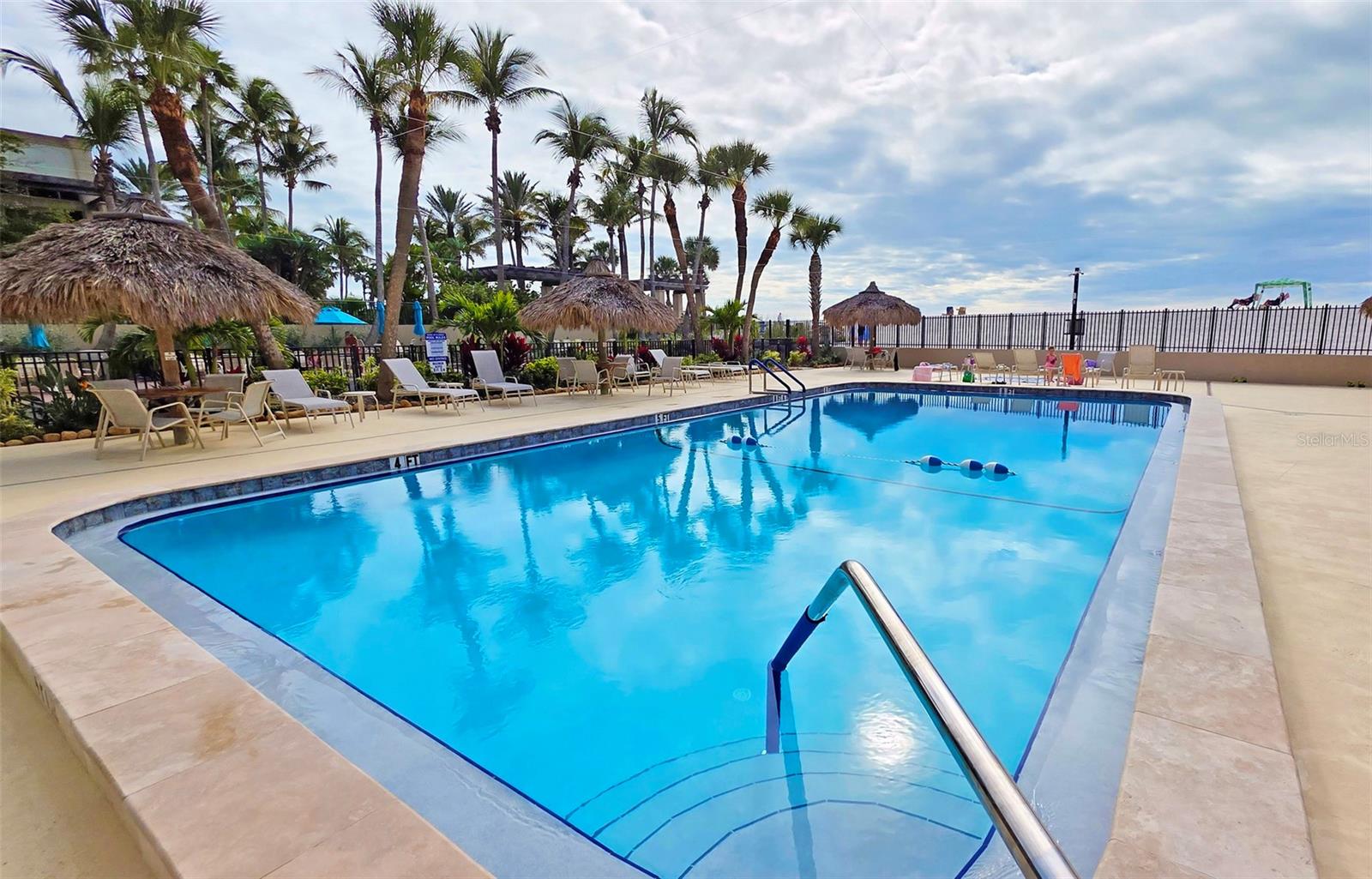 LIDO BEACH CLUB - Residential