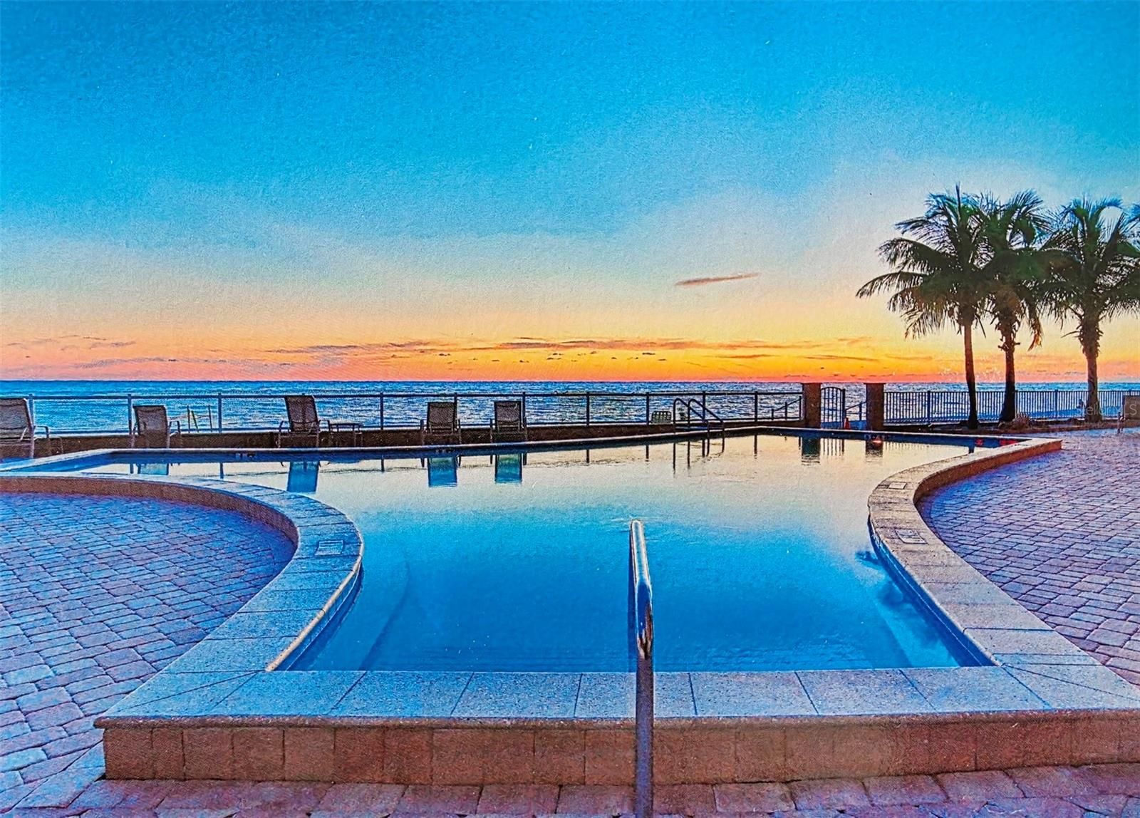 LIDO BEACH CLUB - Residential