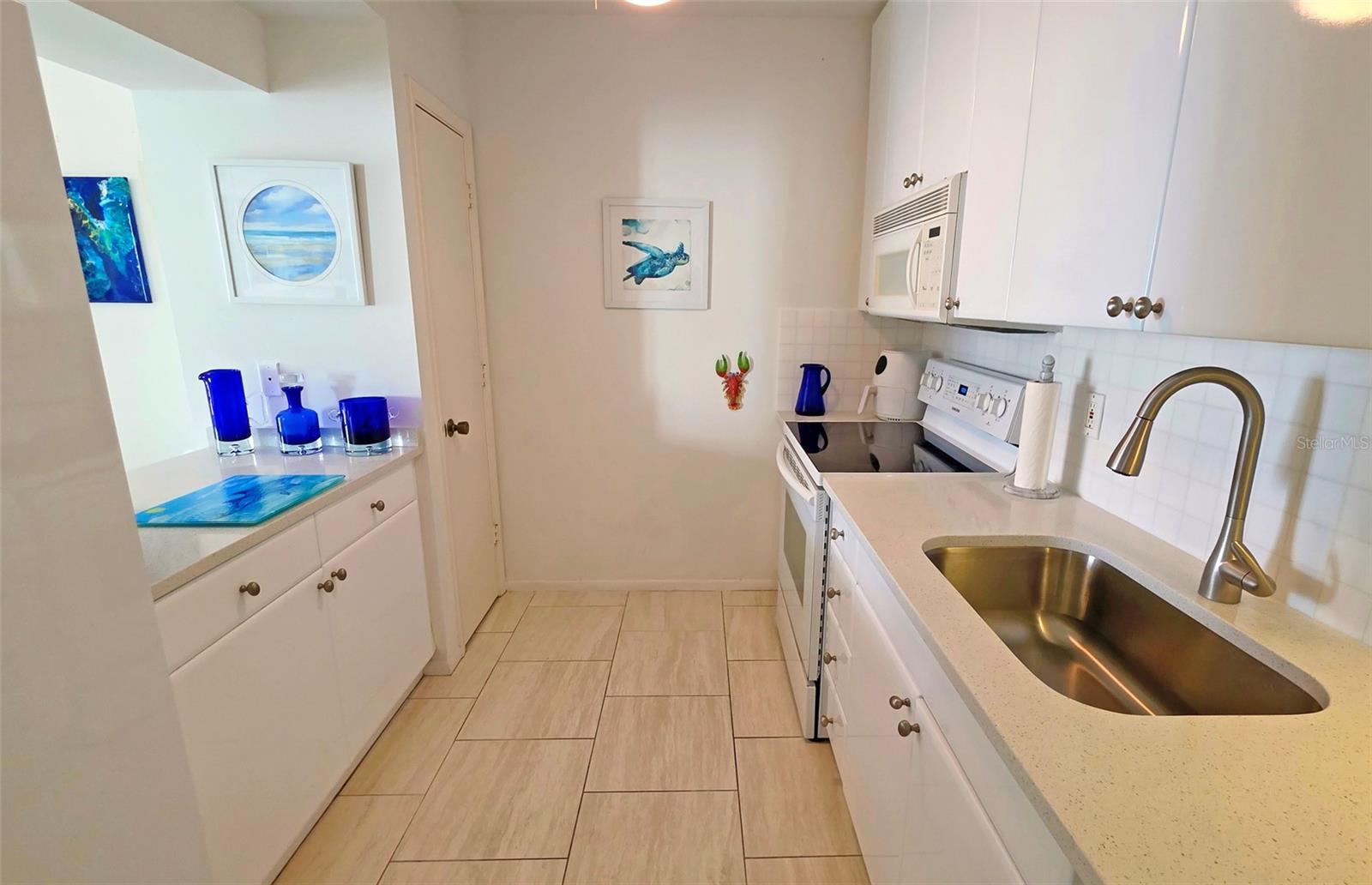 LIDO BEACH CLUB - Residential