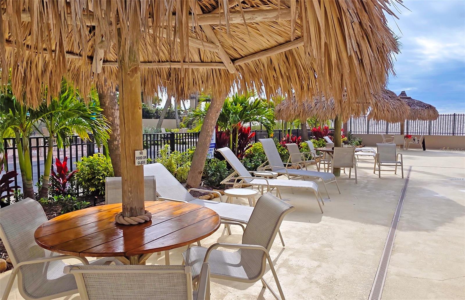LIDO BEACH CLUB - Residential