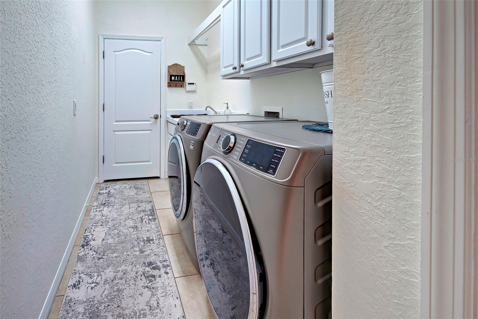 STONEYBROOK AT VENICE - Residential Lease