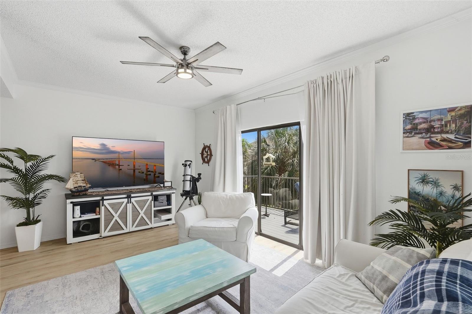325 ISLAND WAY 101