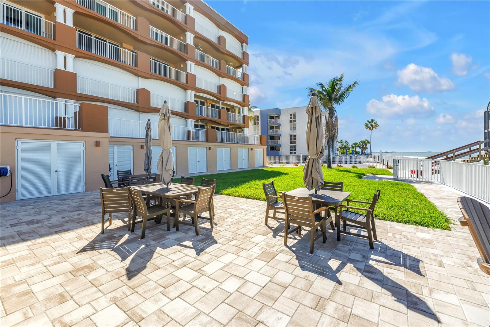 LA CONTESSA CONDO - Residential
