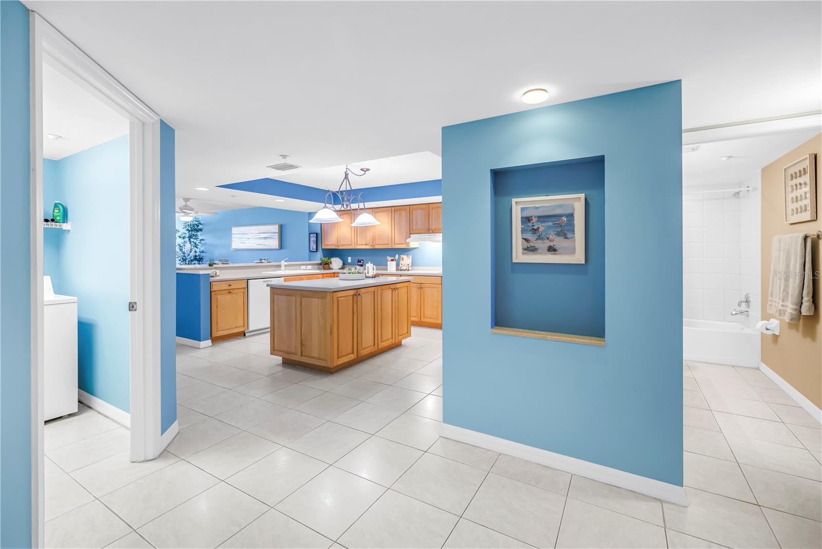 LA CONTESSA CONDO - Residential