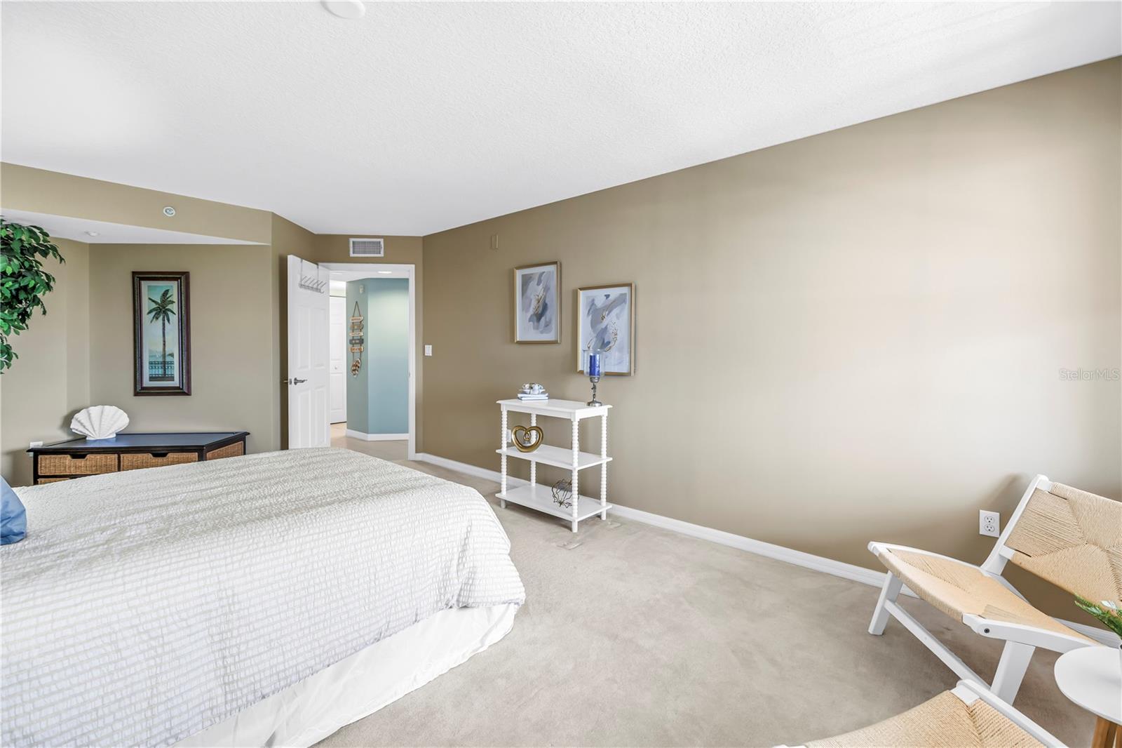 LA CONTESSA CONDO - Residential
