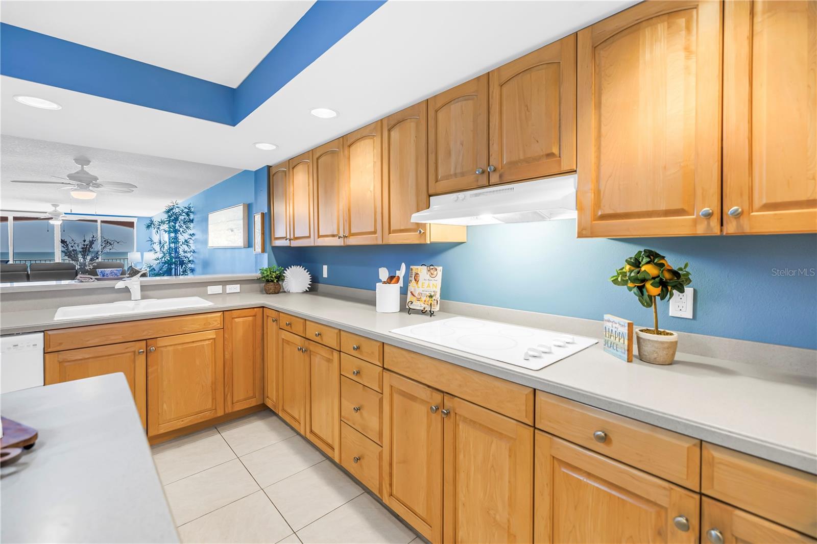 LA CONTESSA CONDO - Residential