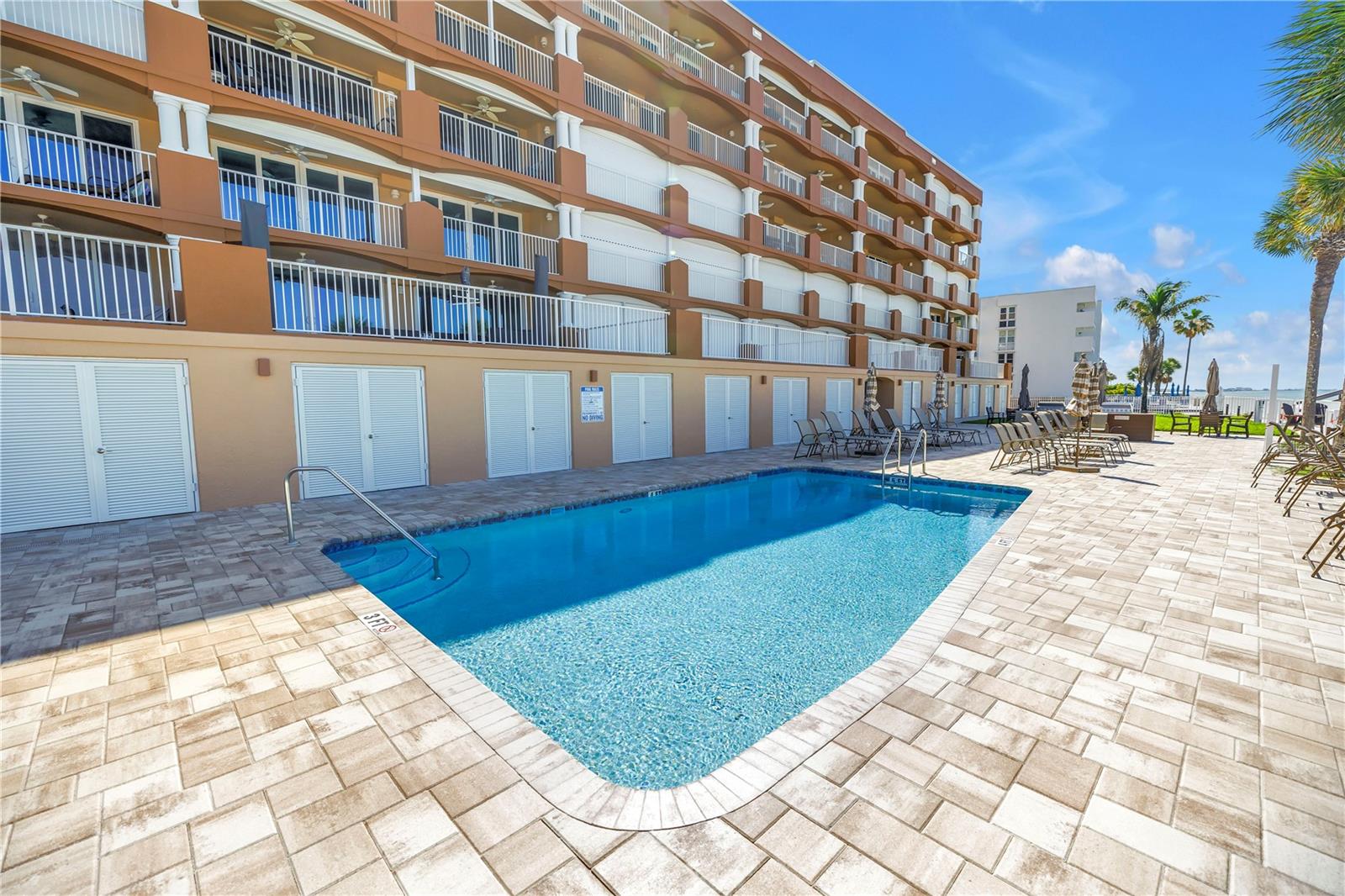 LA CONTESSA CONDO - Residential