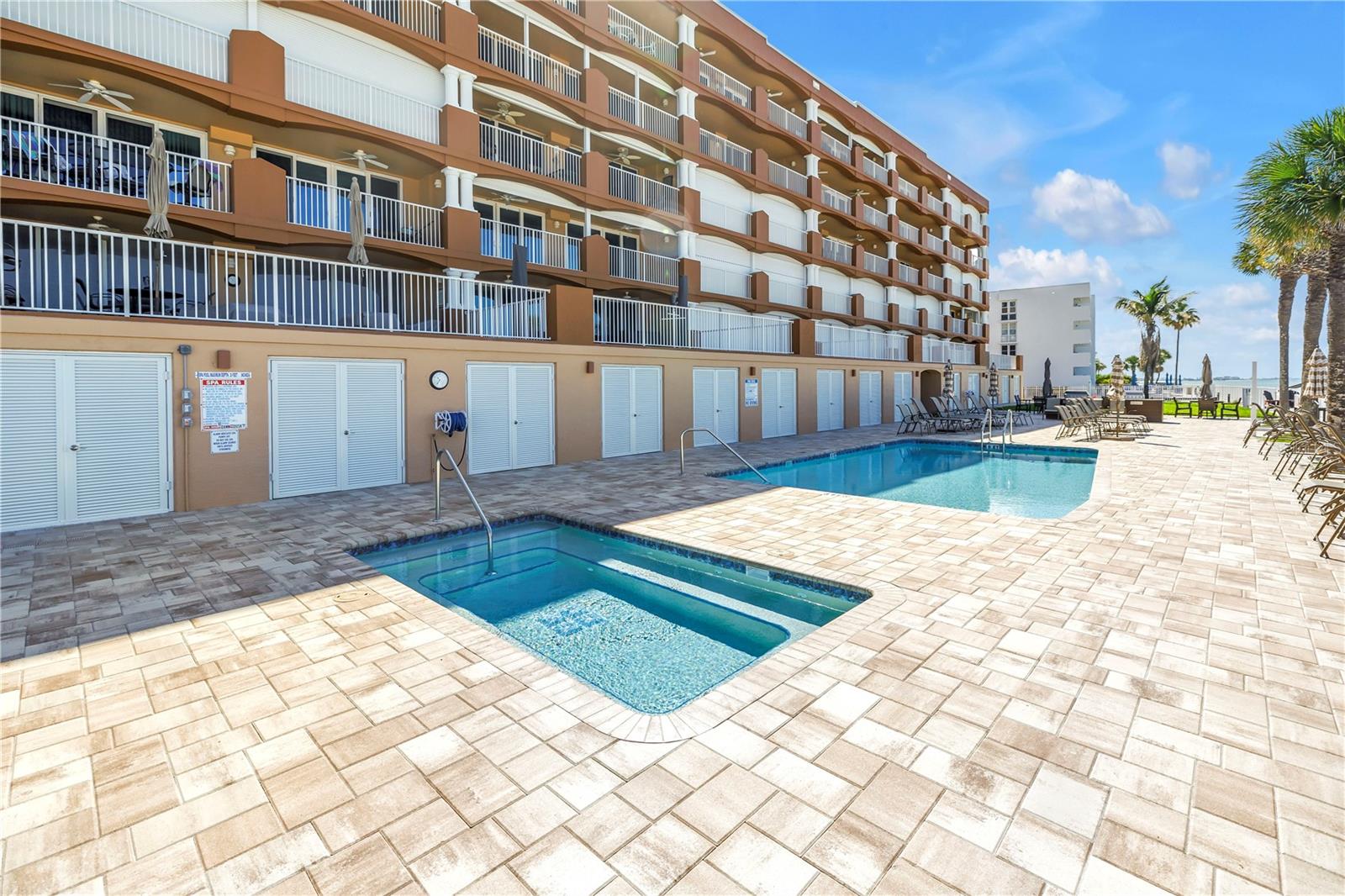LA CONTESSA CONDO - Residential