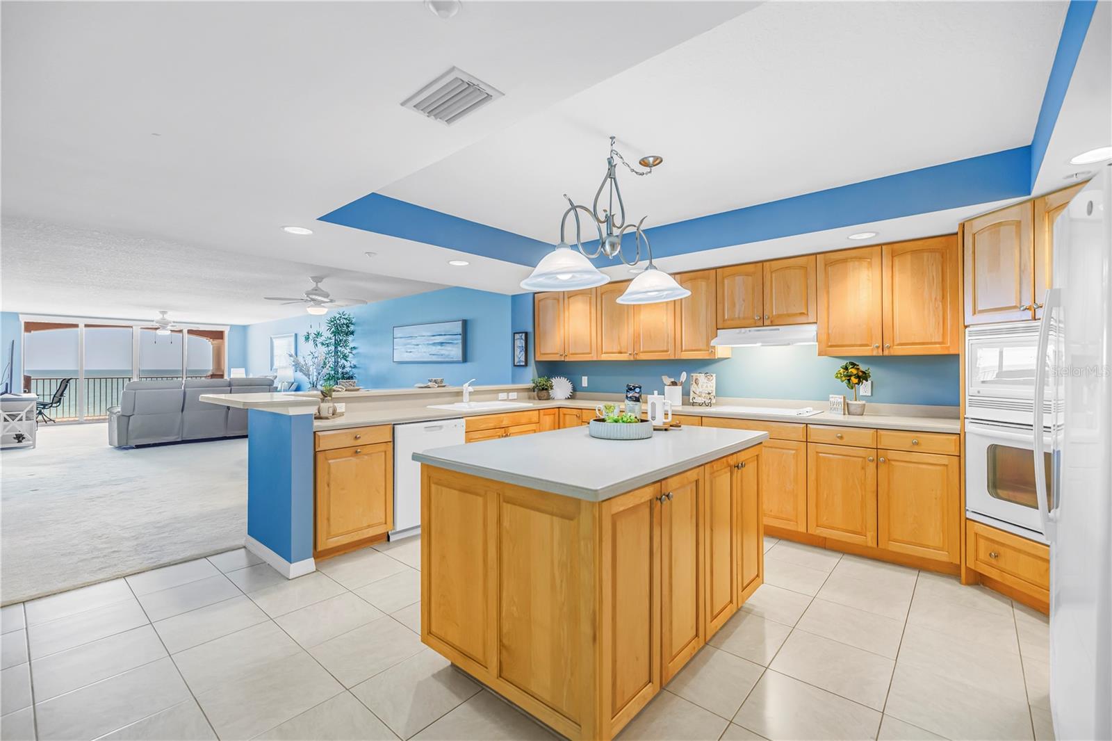 LA CONTESSA CONDO - Residential