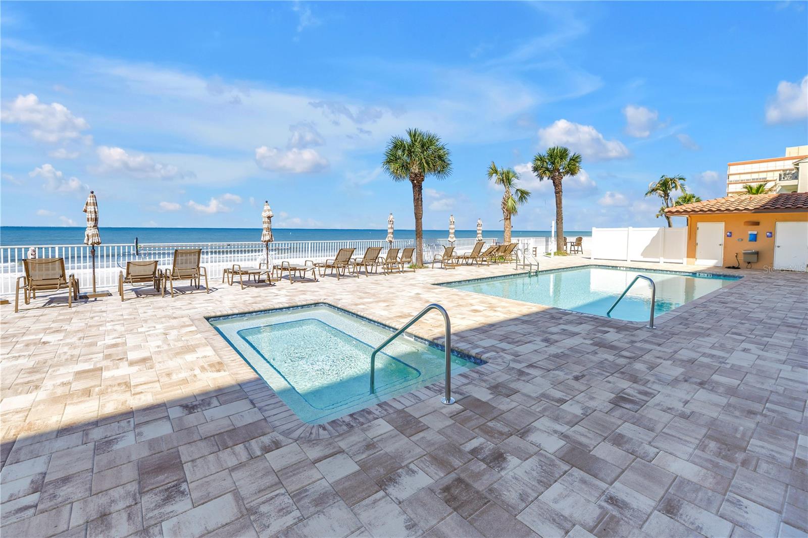 LA CONTESSA CONDO - Residential