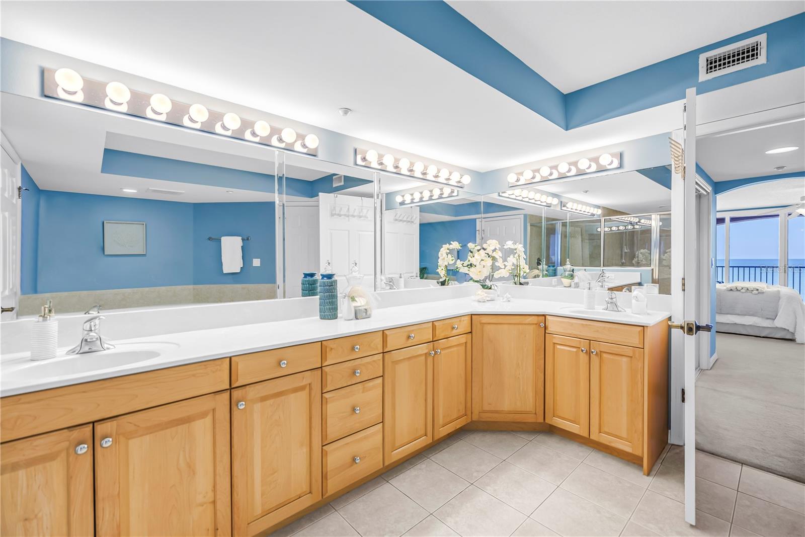 LA CONTESSA CONDO - Residential