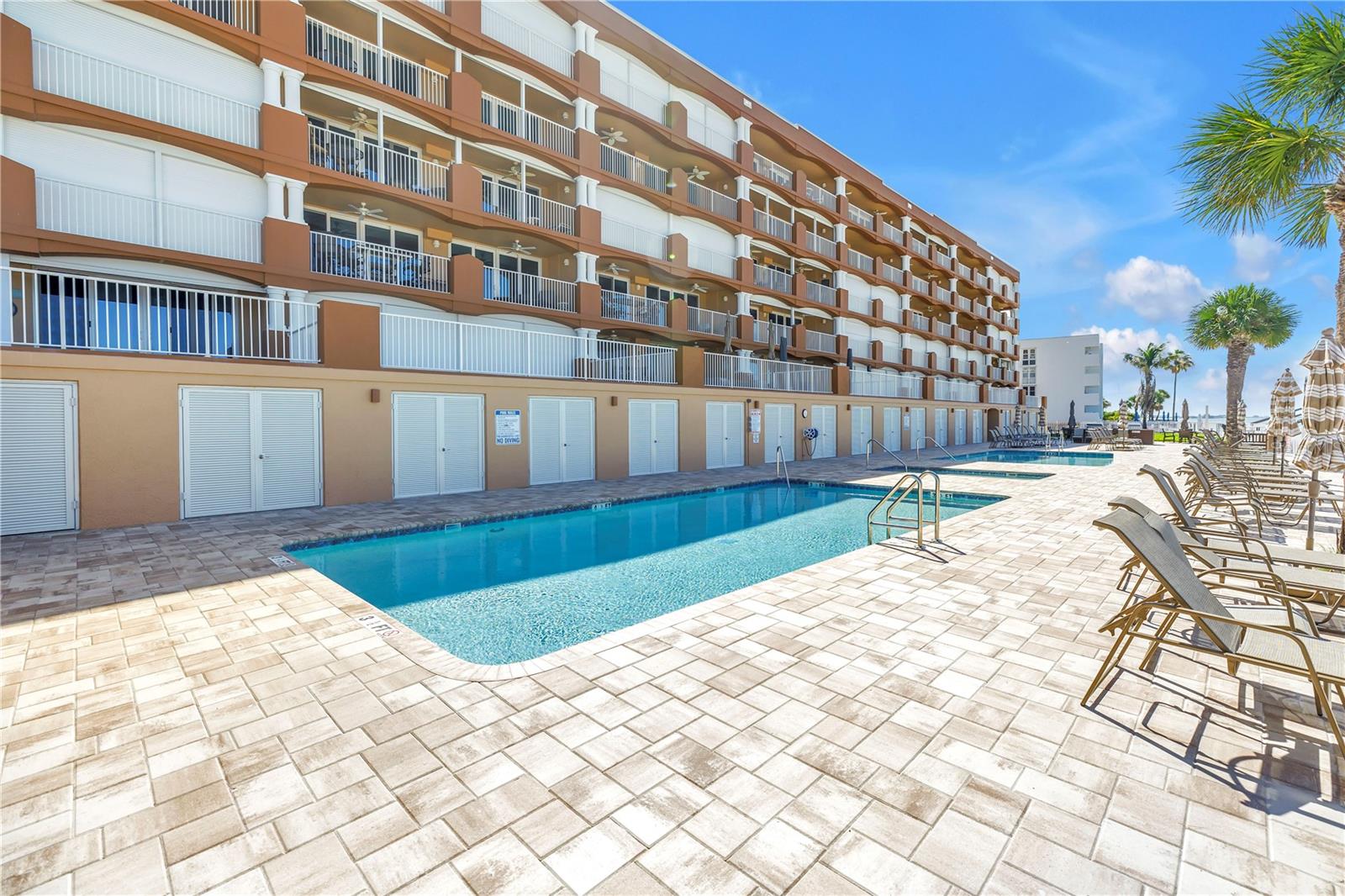 LA CONTESSA CONDO - Residential