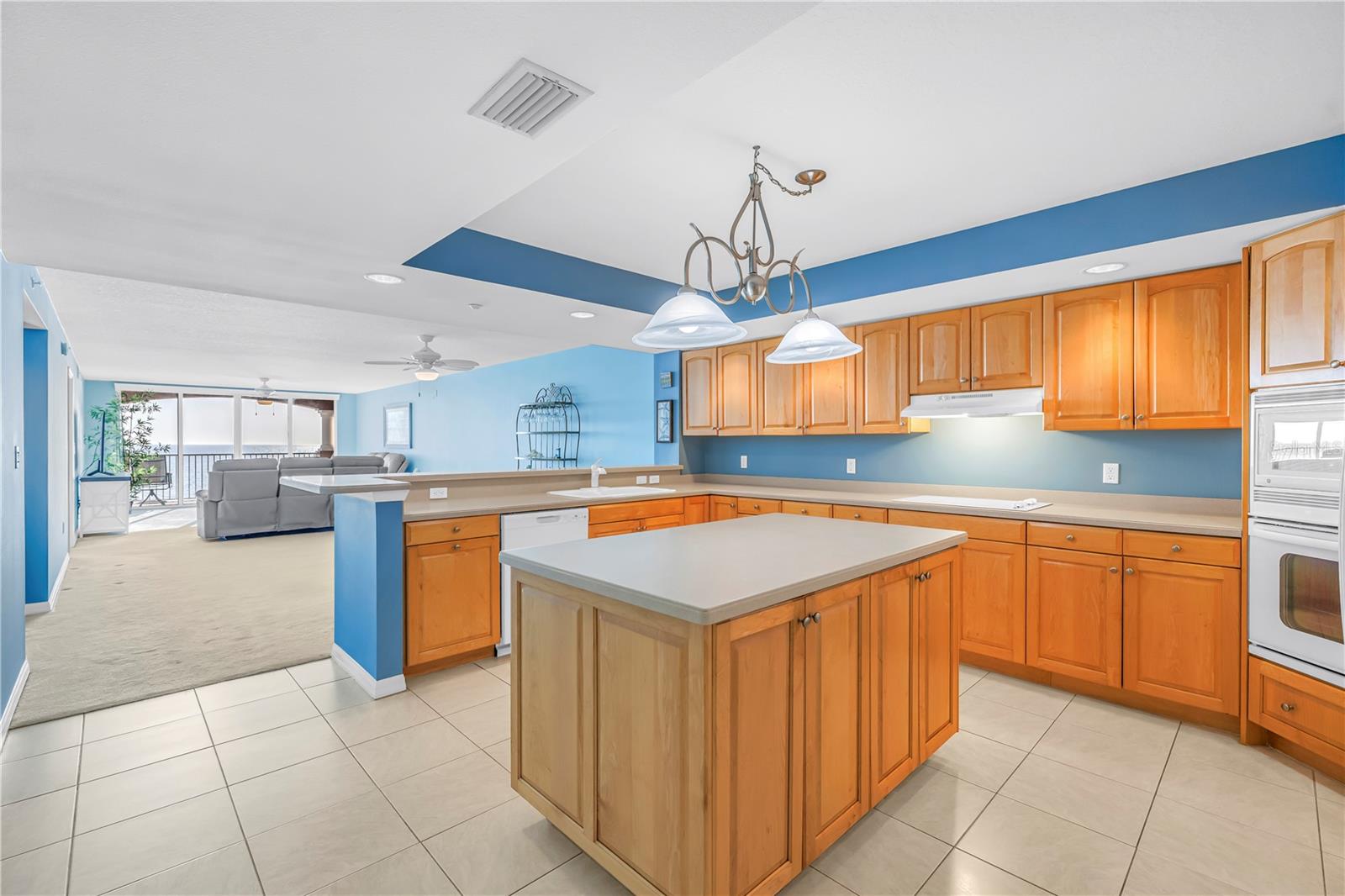 LA CONTESSA CONDO - Residential