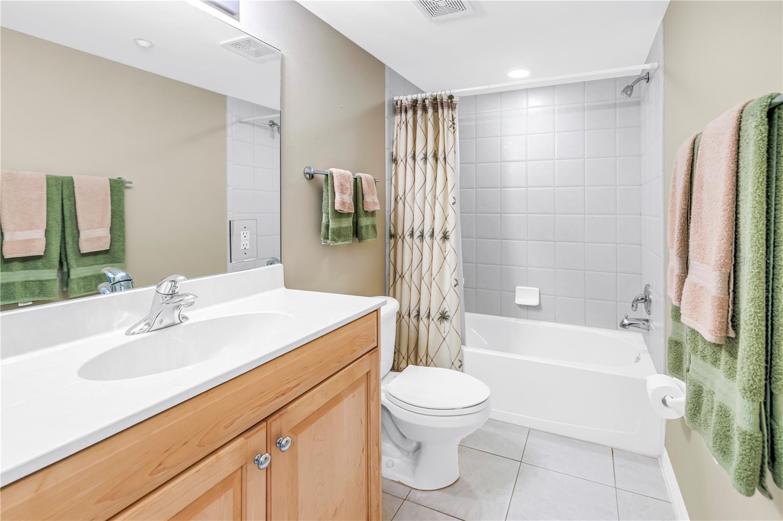 LA CONTESSA CONDO - Residential