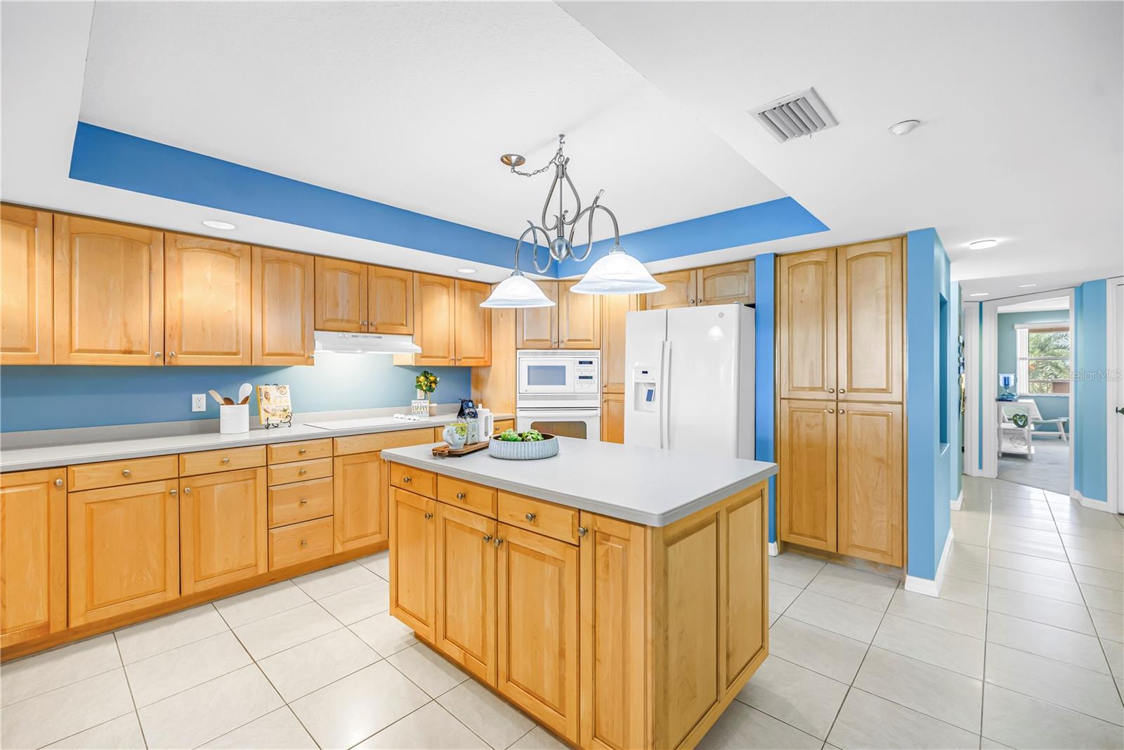 LA CONTESSA CONDO - Residential
