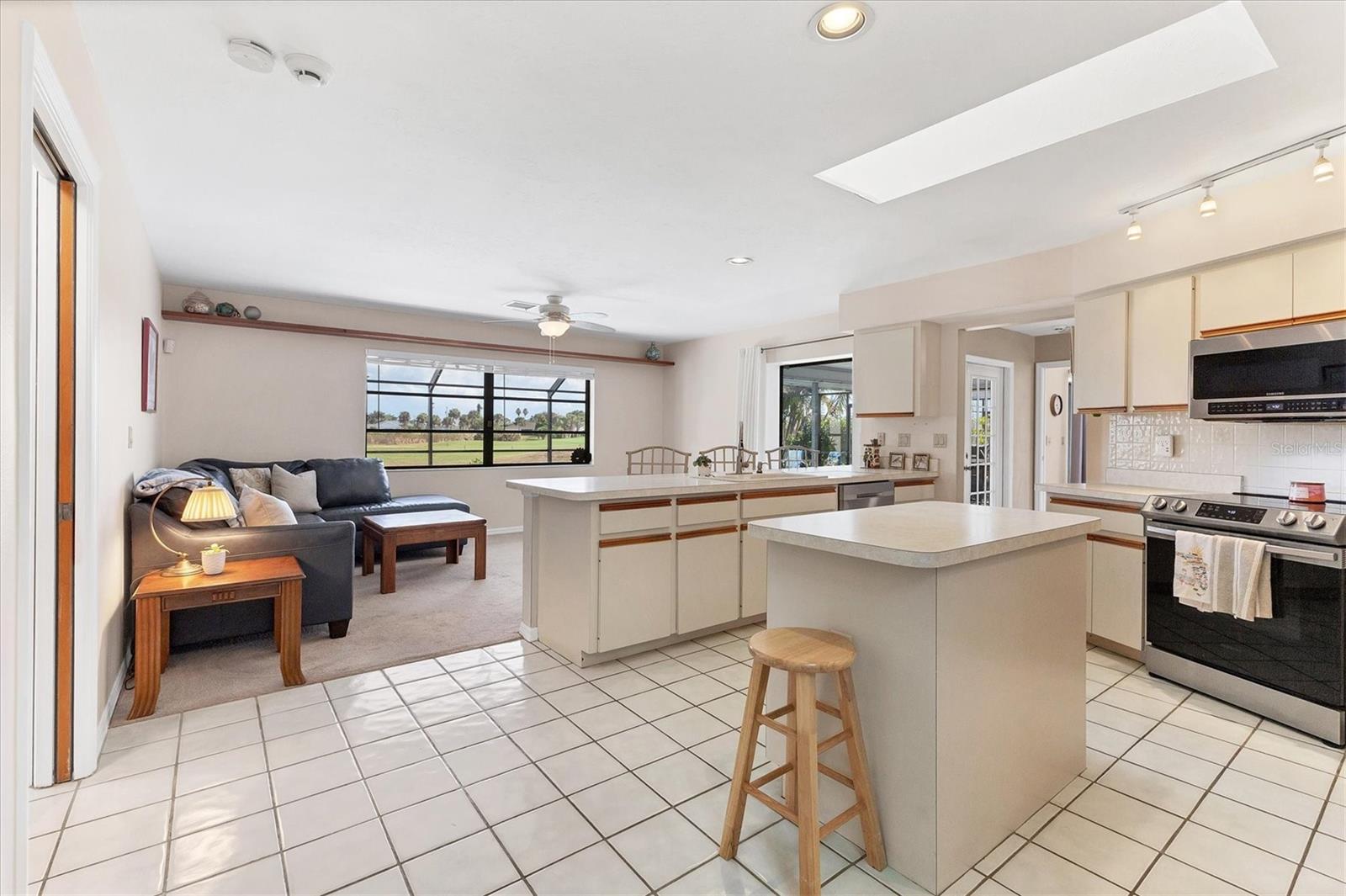 ROTONDA WEST PEBBLE BEACH - Residential