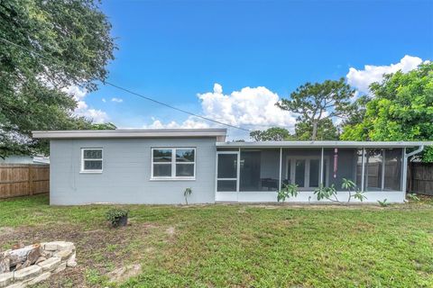 A home in SEMINOLE