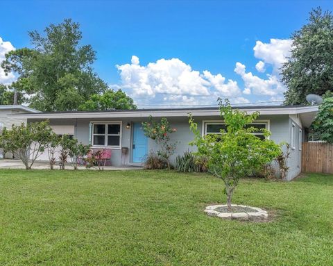 A home in SEMINOLE