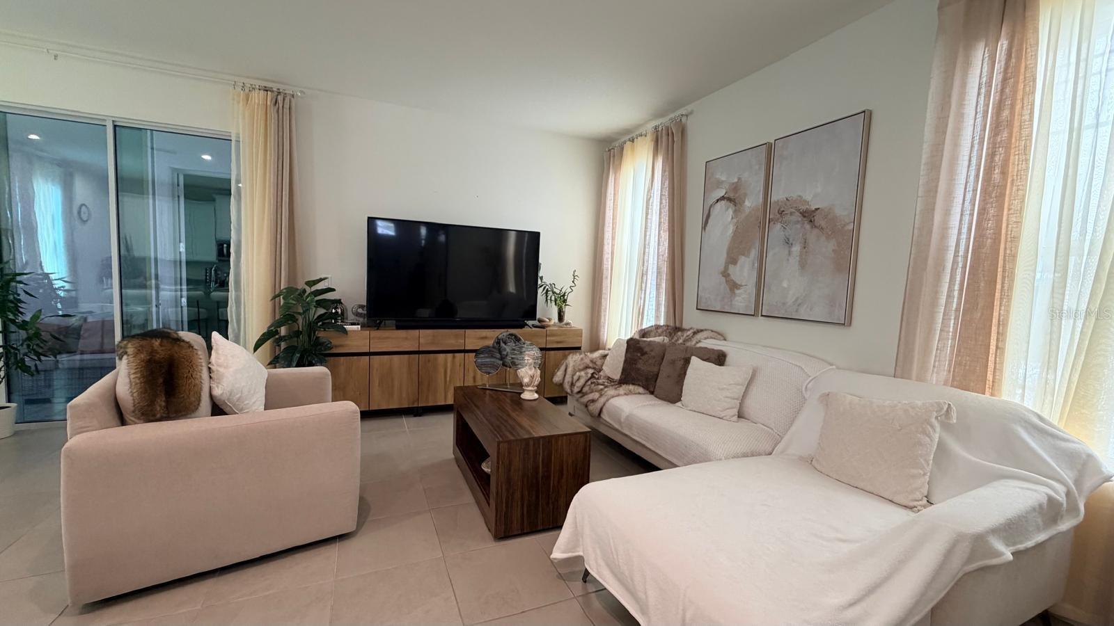 TRINITY PLACE PH 1 - Residential Lease