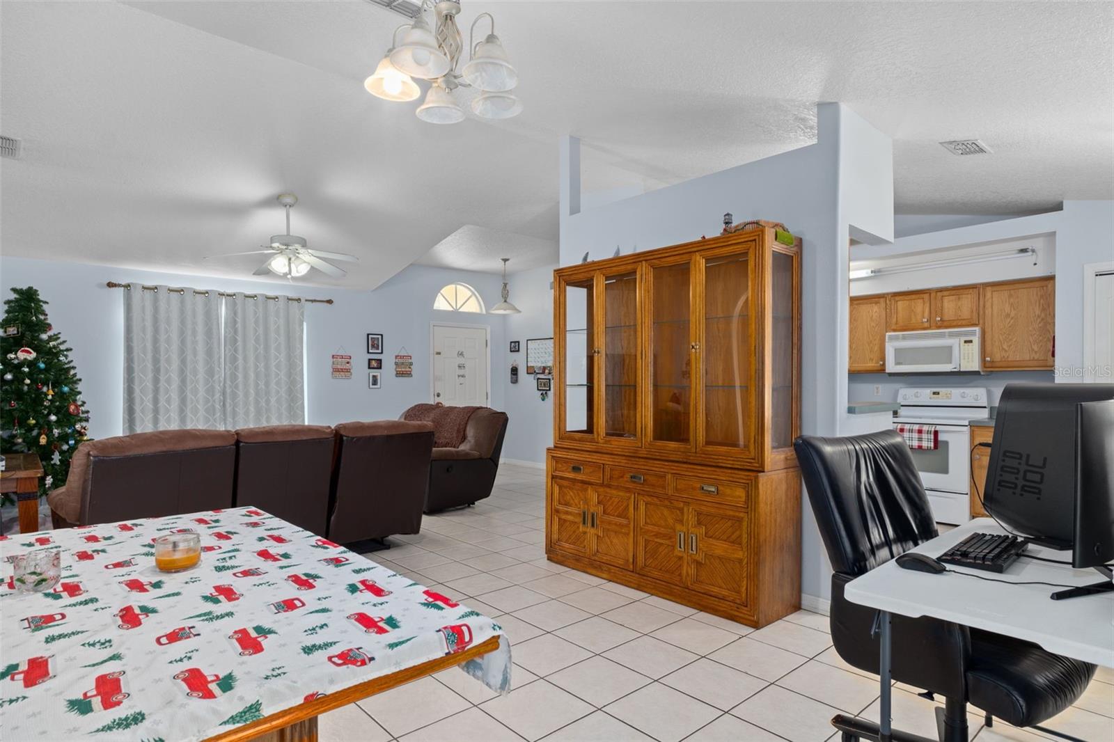 SPRING HILL - Residential