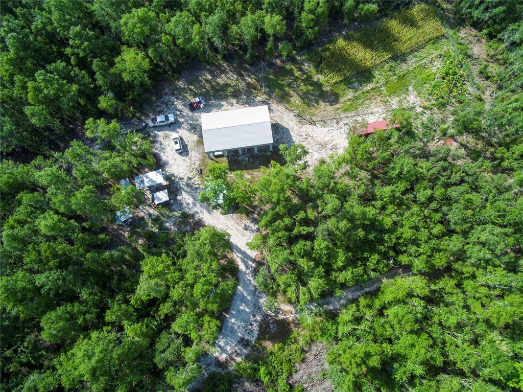 Photo of 18233 185th Rd, Live Oak, FL 32060 (MLS # TB8508929)