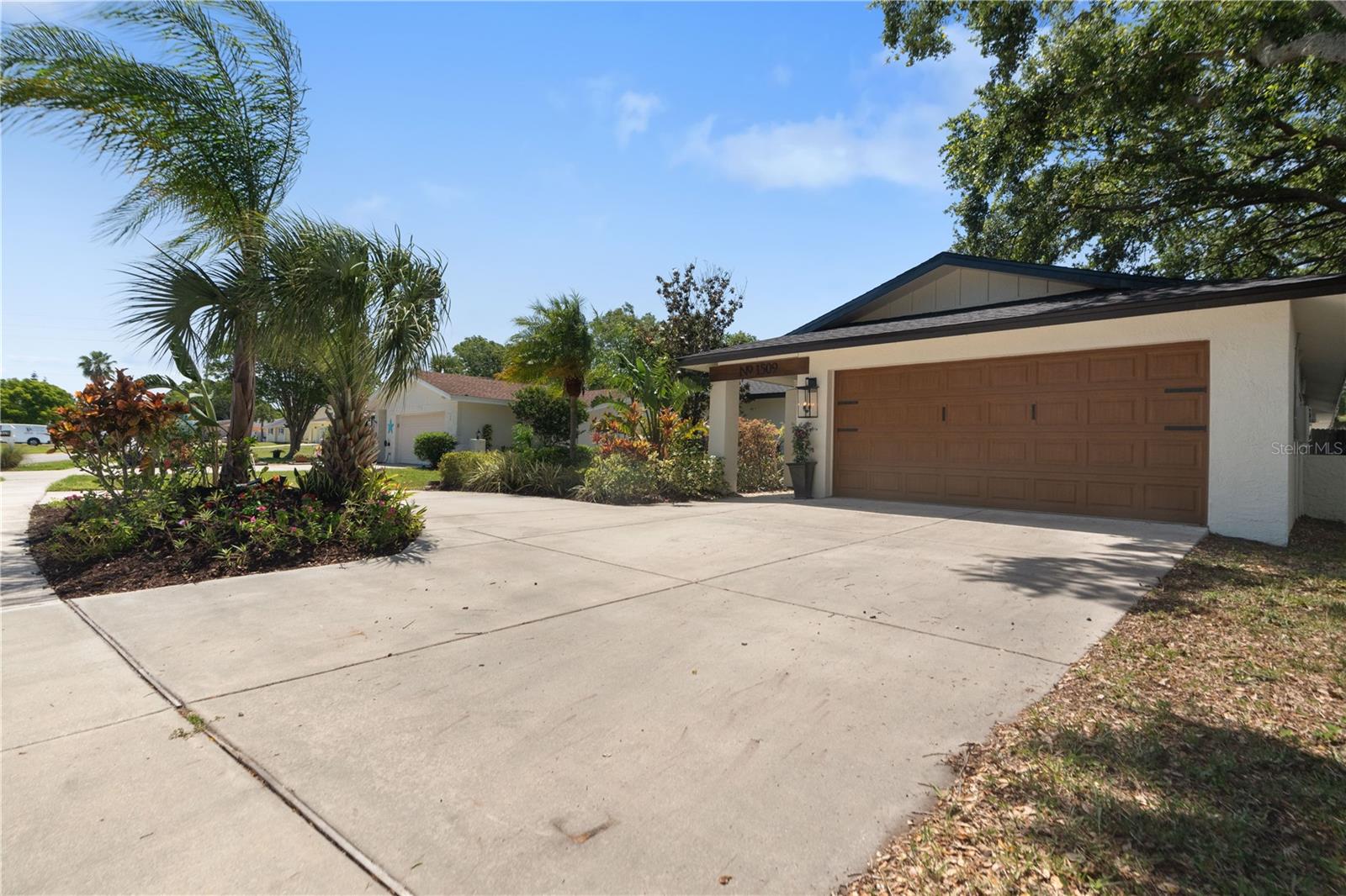 1509 COACHLIGHT WAY
