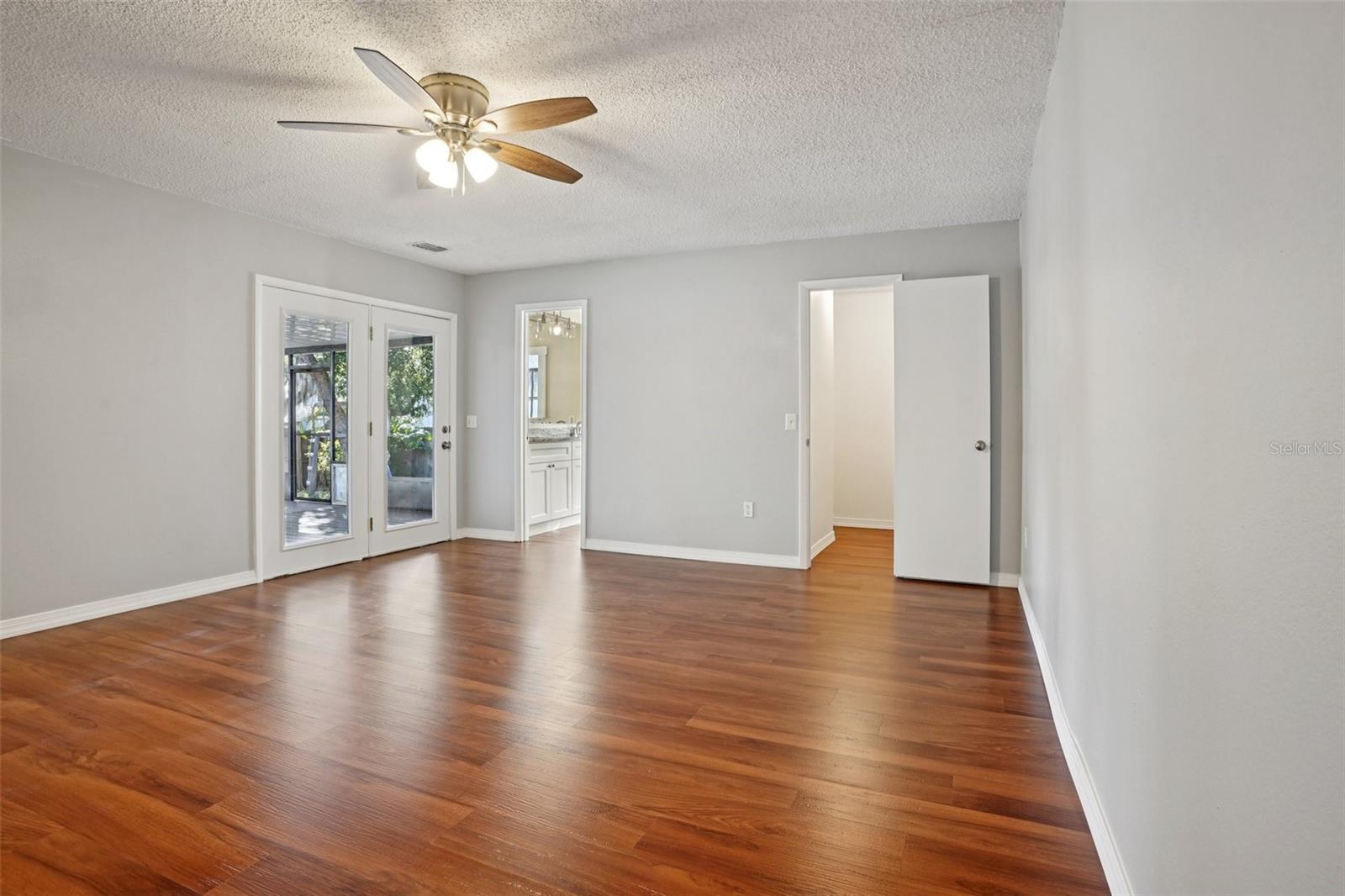 TAVARES JOSEPH CARLTON SUB - Residential