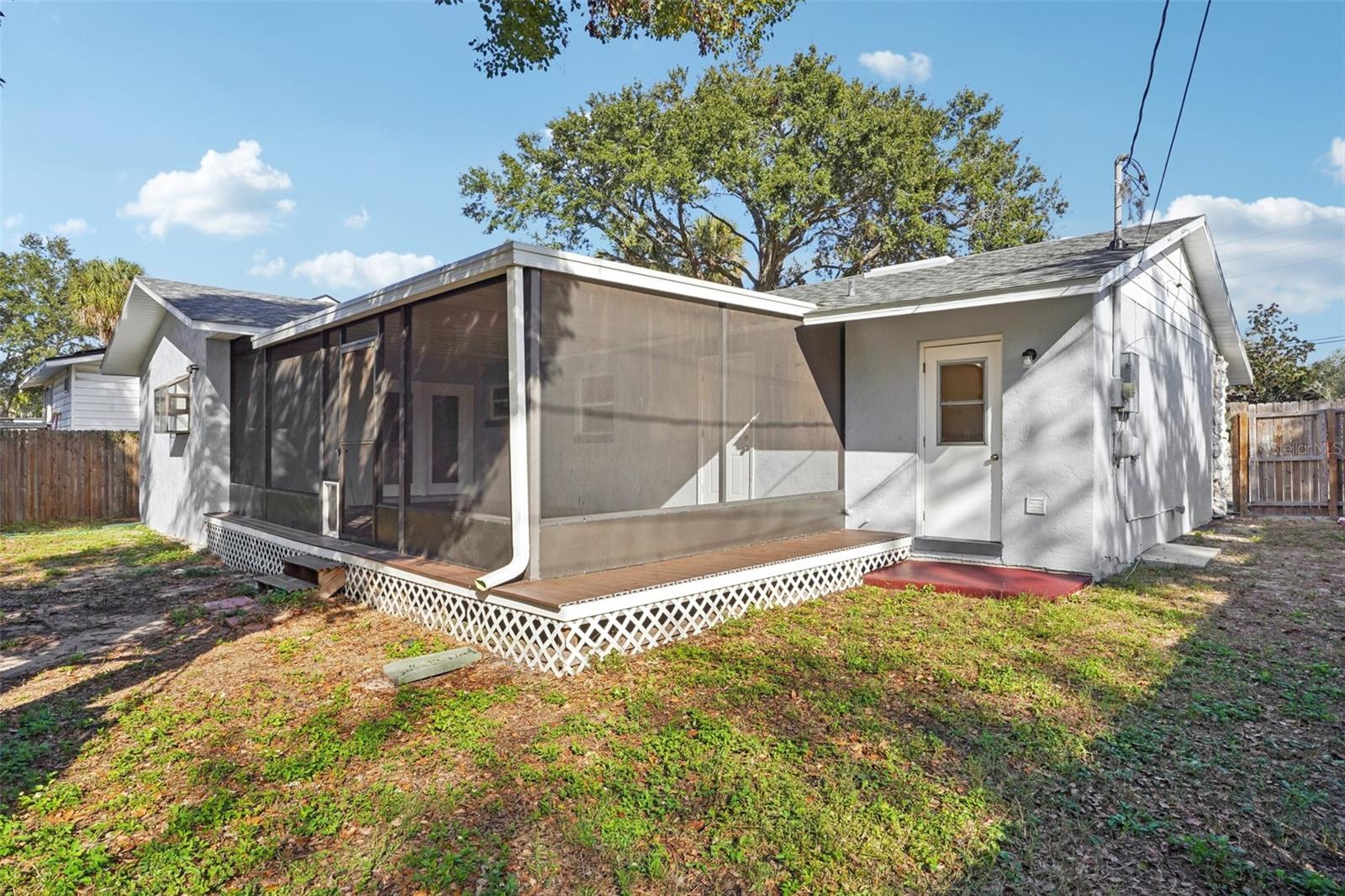 TAVARES JOSEPH CARLTON SUB - Residential