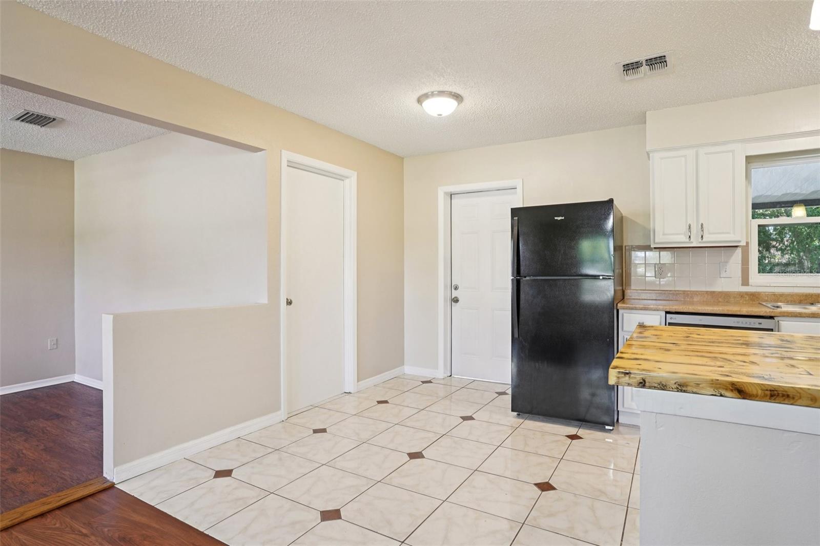 TAVARES JOSEPH CARLTON SUB - Residential