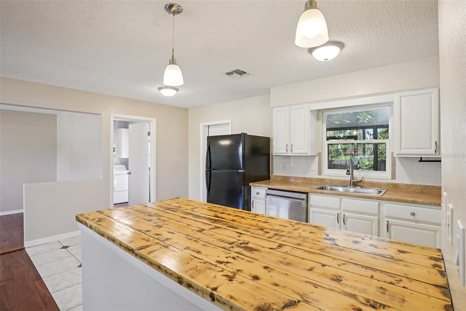 TAVARES JOSEPH CARLTON SUB - Residential