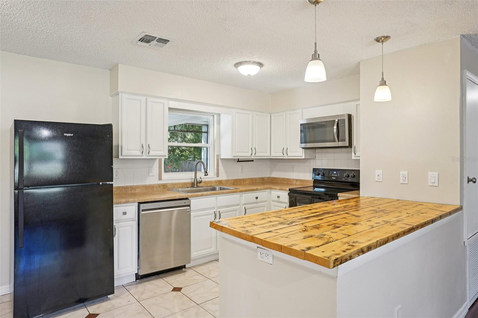 TAVARES JOSEPH CARLTON SUB - Residential