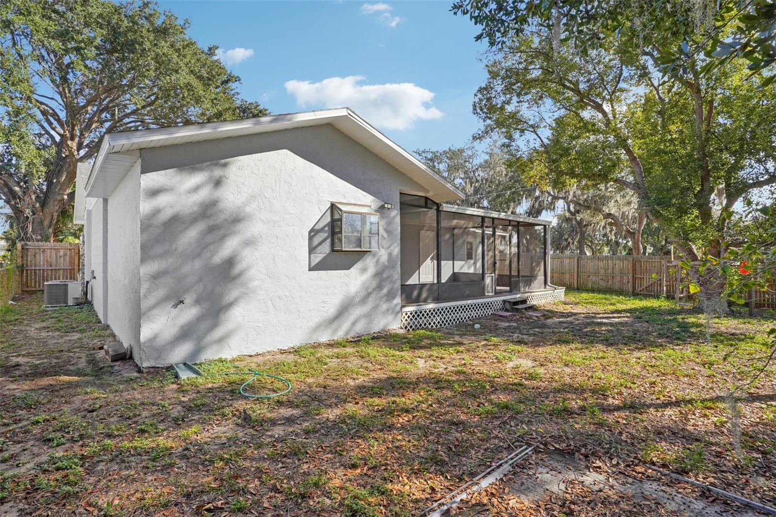 TAVARES JOSEPH CARLTON SUB - Residential