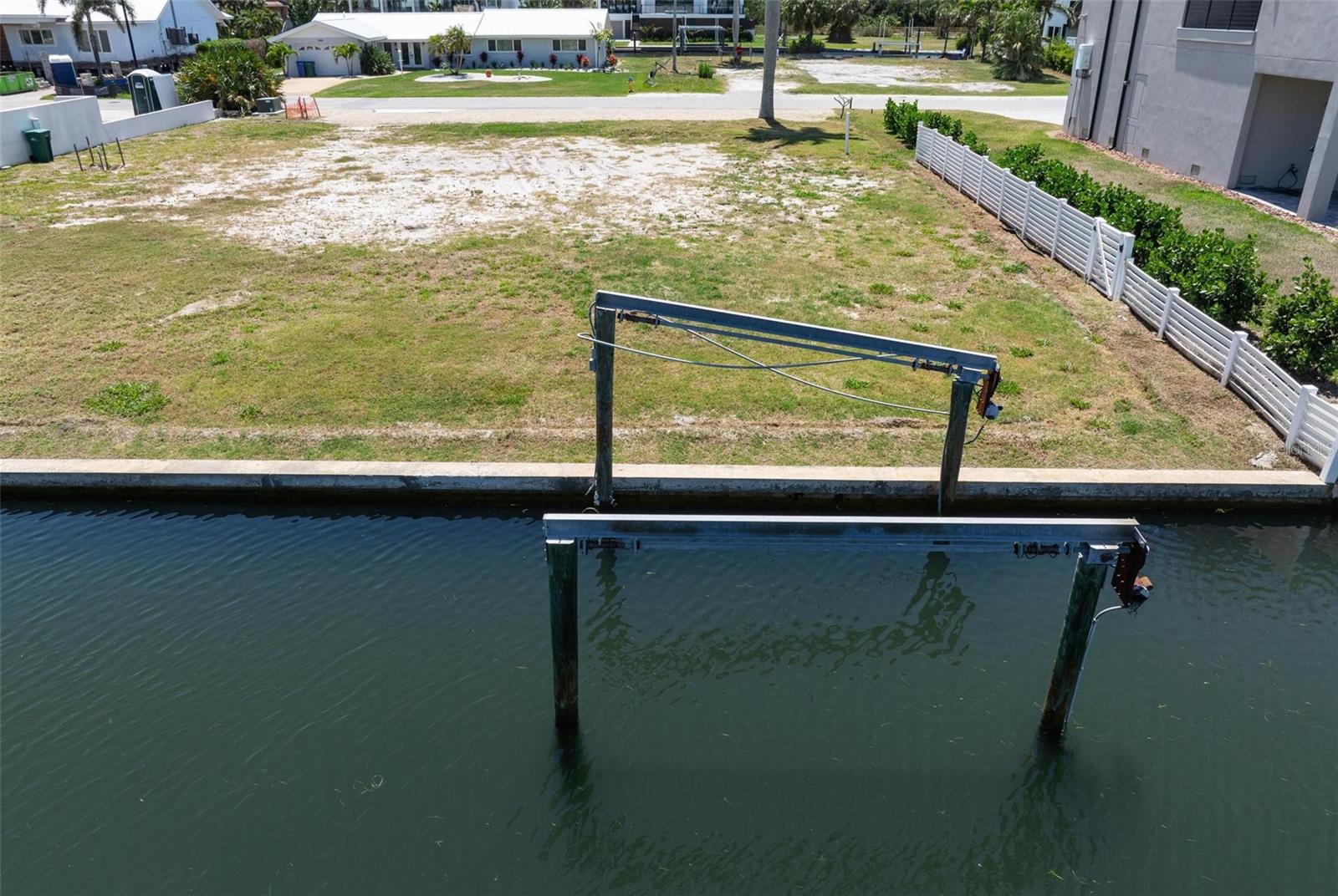 LONGBOAT KEY ESTATES - Land