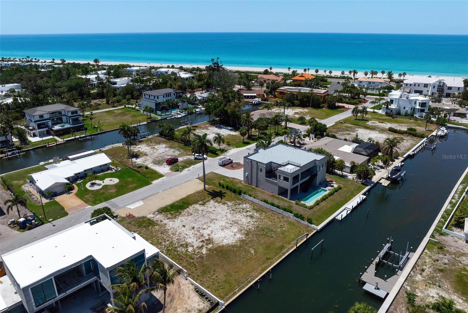 LONGBOAT KEY ESTATES - Land